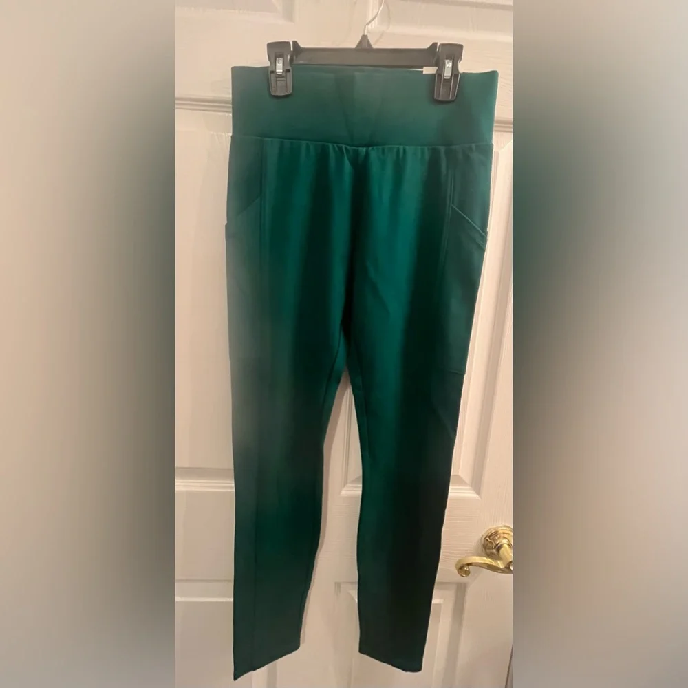 NWT Lou & Grey the Ponte Pocket Legging in Esmerald Green Side Pockets Size S